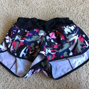 lulu shorts size 6
